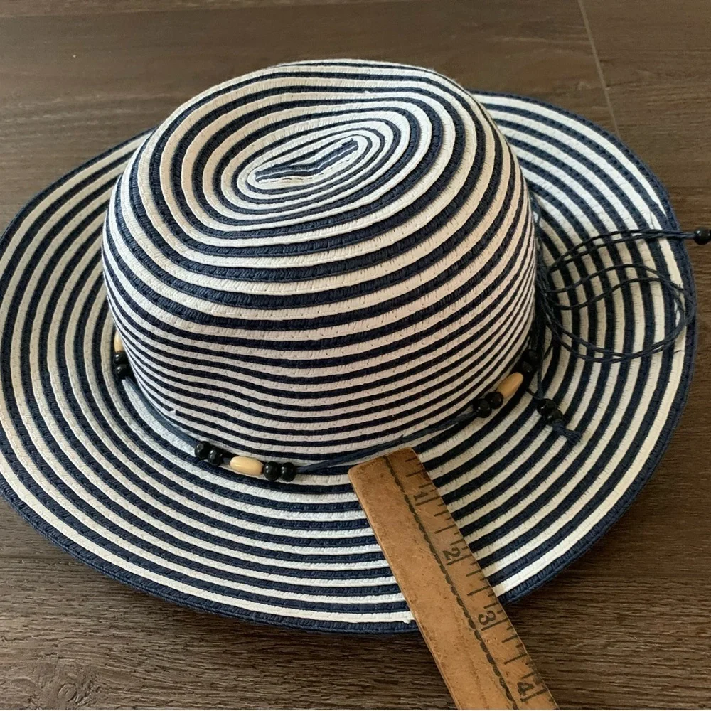 100% straw hat